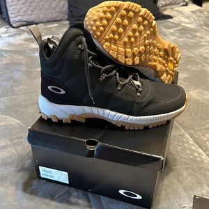 Oakley Confront Boots